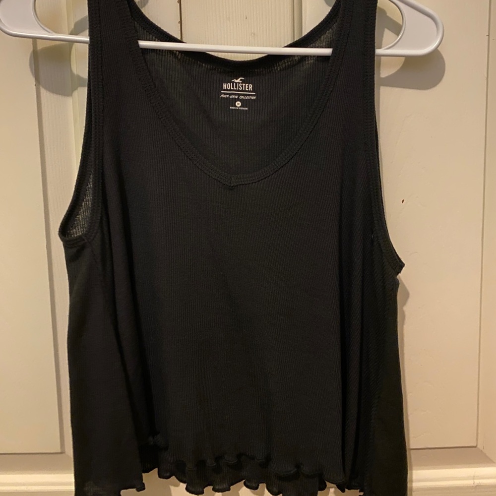 Hollister Lettuce Hem Tank Top (NWT)